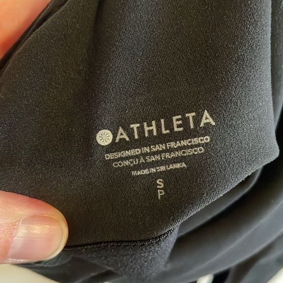 Athleta crop (small) - Picture 4 of 6